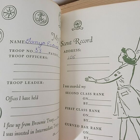 Girl Scout Handbook - Paperback (1962) VINTAGE - Picture 6 of 6